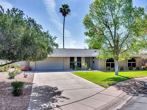 1851 E Fremont Dr-large-002-51-Front Ext