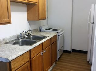 302 S Ottawa St #C, Earlville, IL 60518