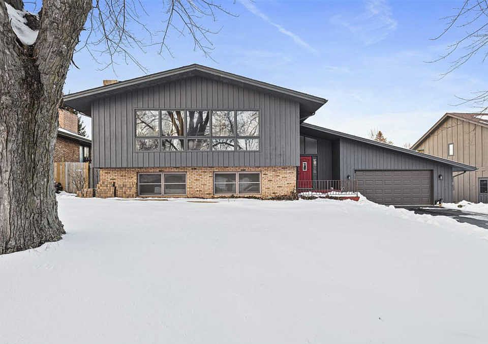 1st image of 4898 Crofton Dr