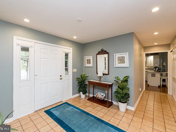2nd image of 10016 Montelago Ln