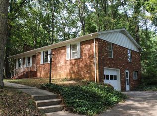 1846 Waycross Dr, Winston Salem, NC 27106
