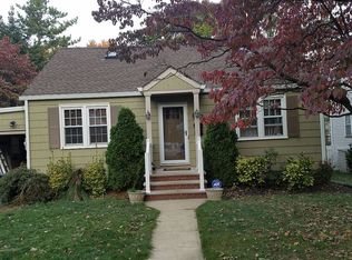 220 Locust Dr, Cranford, NJ 07016