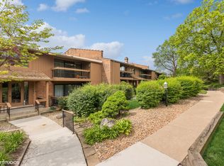 8090 Garfield Ave APT 3-1, Burr Ridge, IL 60527