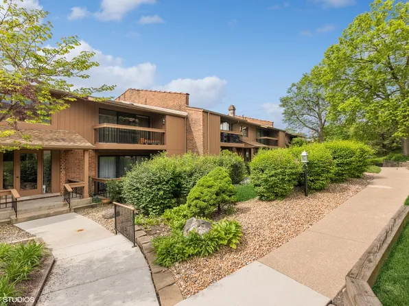 8090 Garfield Ave APT 3-1, Burr Ridge, IL 60527