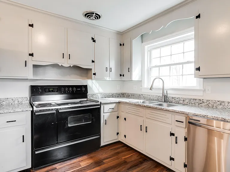 6817 Montauk Dr — Photo 18