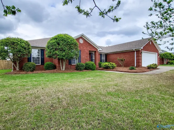 107 Ellacott Dr, Huntsville, AL 35806