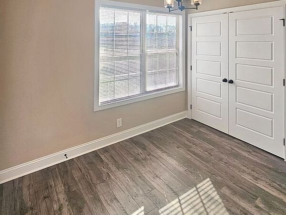 4th image of 166 Ardell Dr