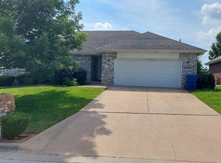 1111 S Mahogany Rd, Nixa, MO 65714