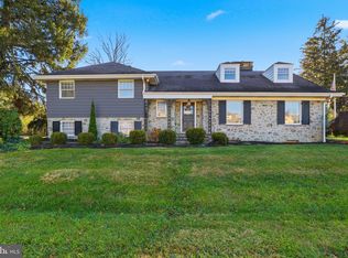 1000 Smallbrook Ln, York, PA 17403