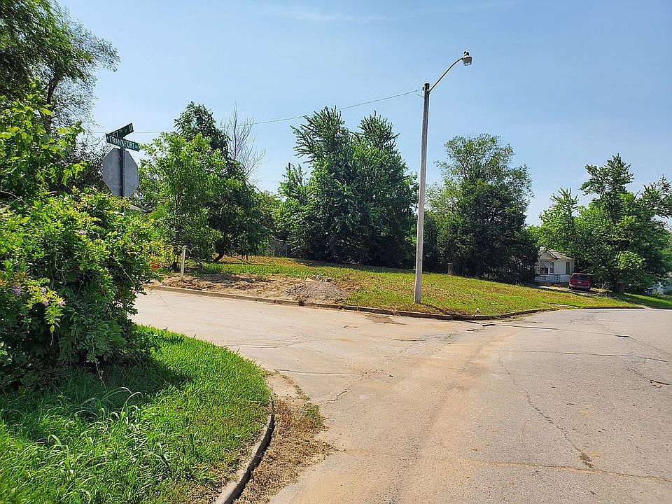1st image of 5631 N Frankfort Ave