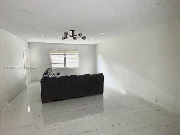 5th image of 5140 SW 40th Ave APT 27C
