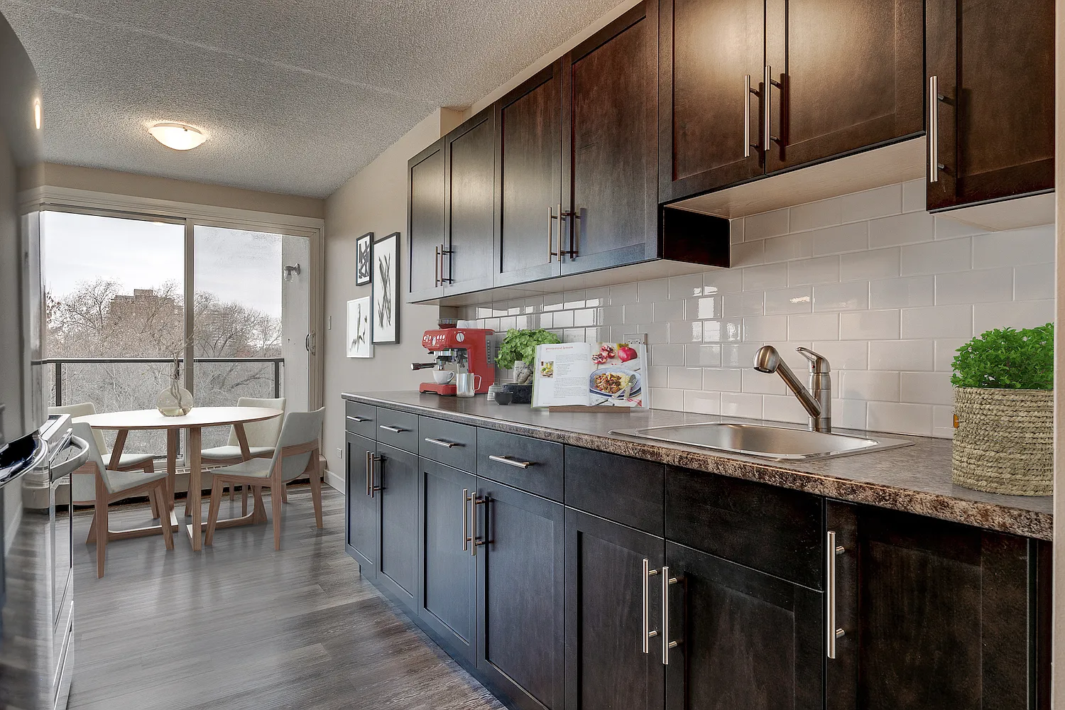 The Southgate Apartments — Photo 4
