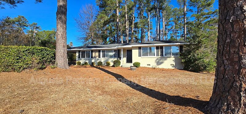 1st image of 403 Aumond Rd