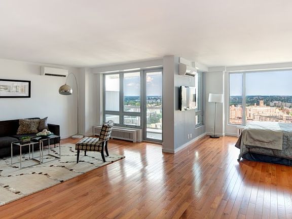 3rd image of 10420 Queens Blvd APT 21E