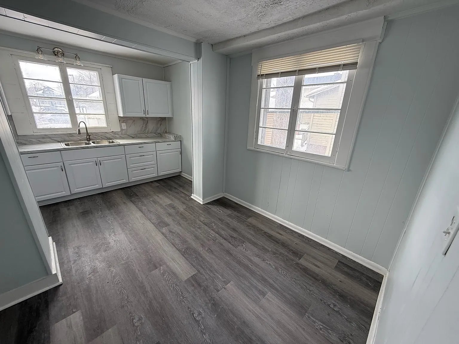 2 bed, $900 — Photo 1