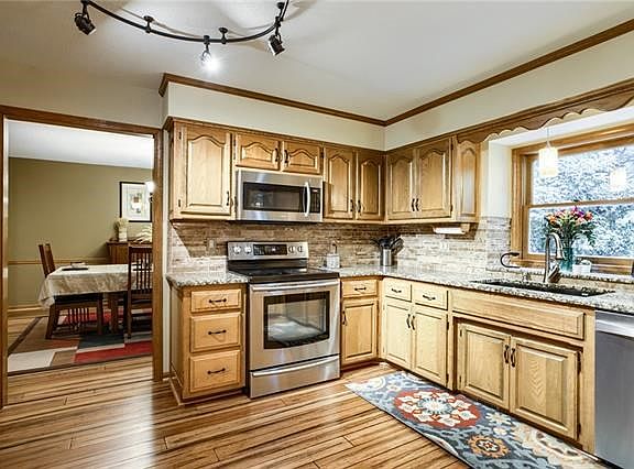 3rd image of 1528 Dartmouth Dr