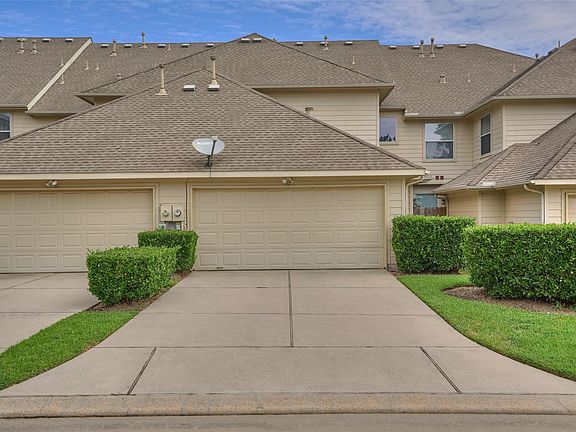 2nd image of 47 Crocus Petal St