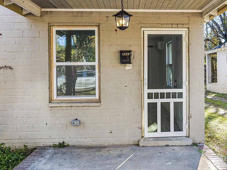 1828 Nina St #1828 — Photo 14