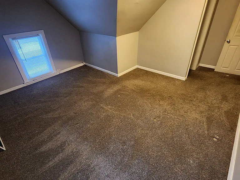 186 N Elm St #2 — Photo 21