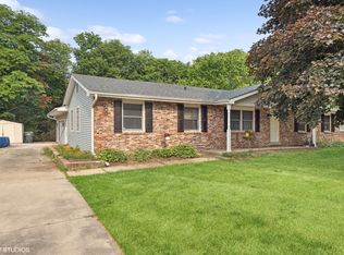 88 Poplar Rd, Yorkville, IL 60560