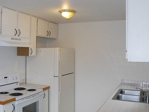 2nd image of 115 Lippert Dr W APT 105