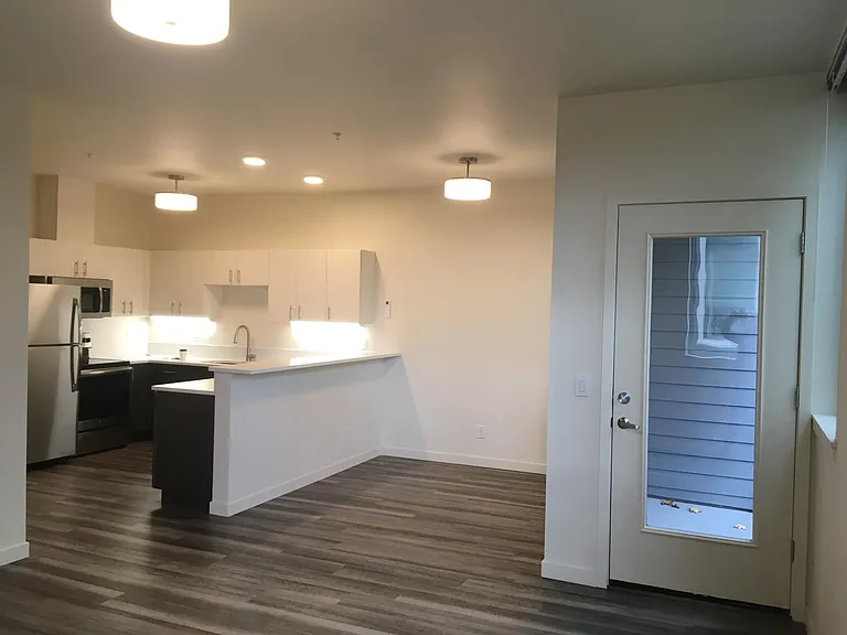 1736 NE 45th Ave #103 — Photo 7