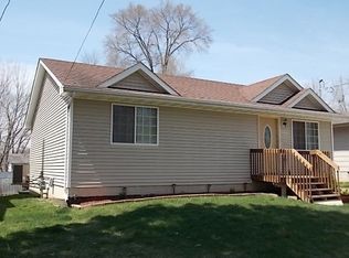 2020 E 41st St, Des Moines, IA 50317