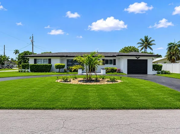 1320 SE 10th St, Deerfield Beach, FL 33441