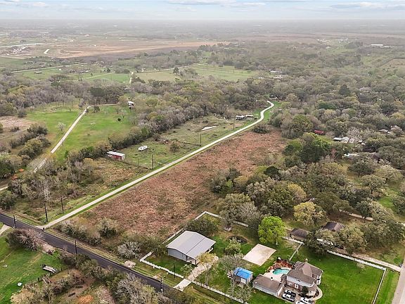 2nd image of 10003 Hanselman Rd