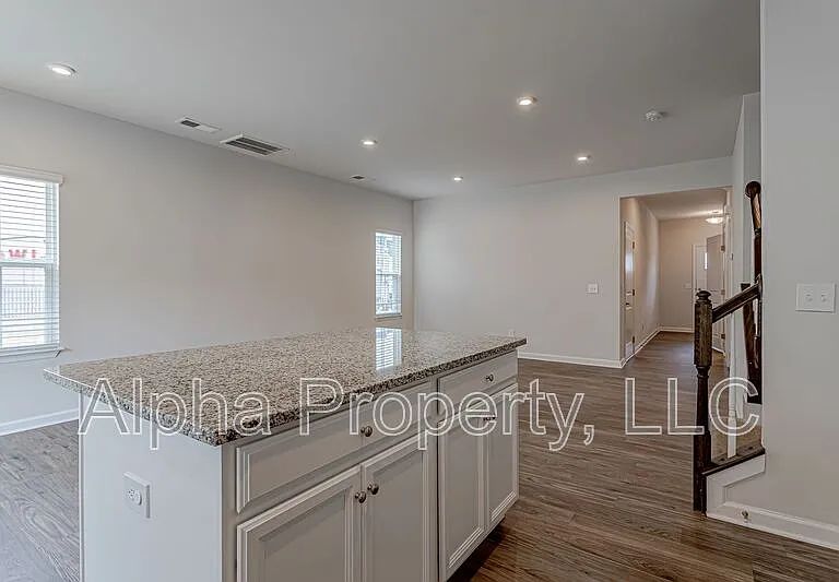 520 Huntingdale Pl — Photo 8