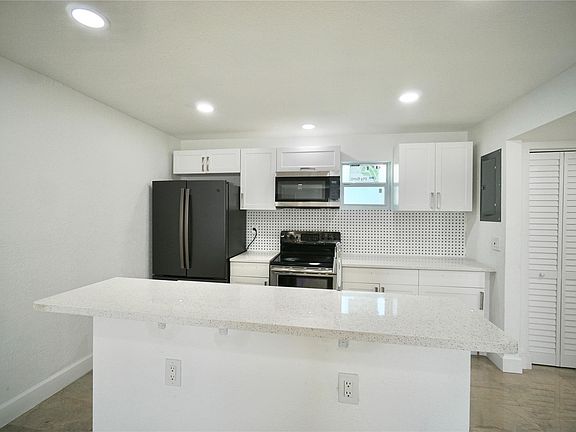 3rd image of 2205 A Isaacs Avenue