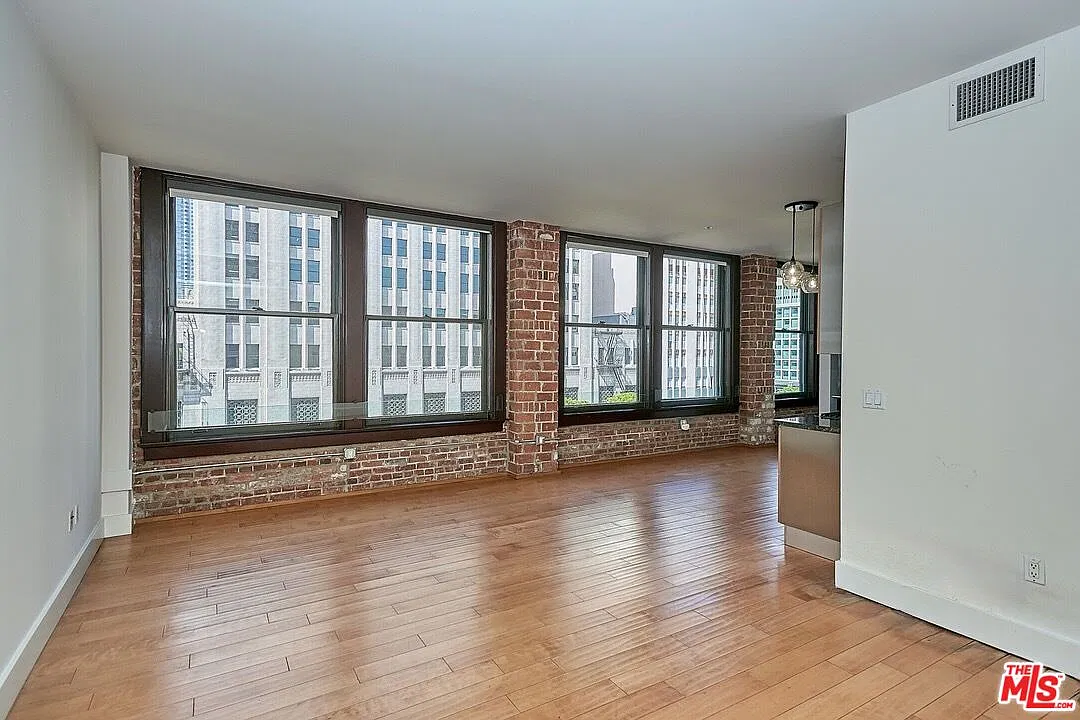 1 bed, 1.0 bath, 720 sqft, $2,200 — Photo 4