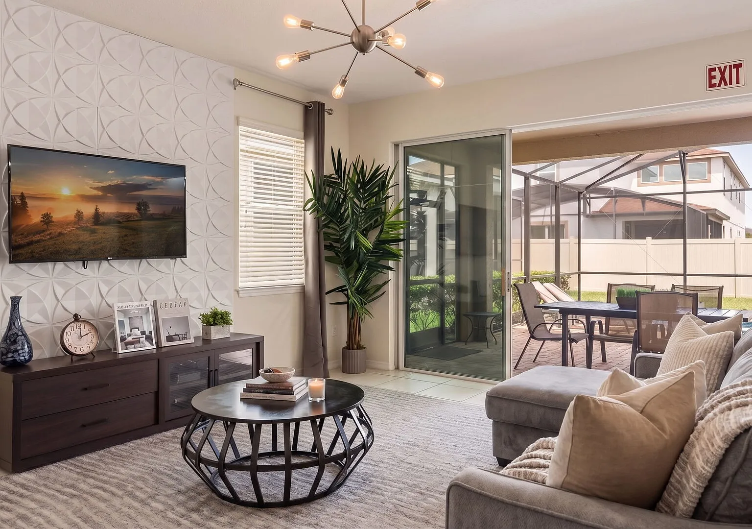 Chic 4BR with Pool, Game Room & Mickey Rooms — Photo 1