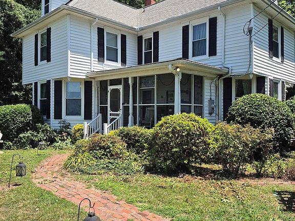 2nd image of 489 Fairport Rd