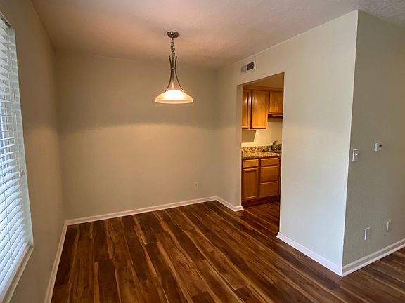 4th image of 11643 100th Ave NE APT 4C