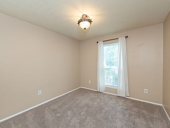 3rd image of 540 Holly Ct #540