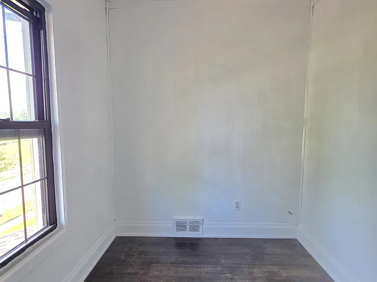 768 Glenwood Ave — Photo 7