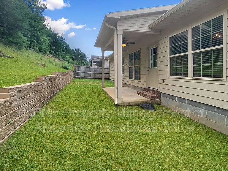 5035 Easton Dr — Photo 16