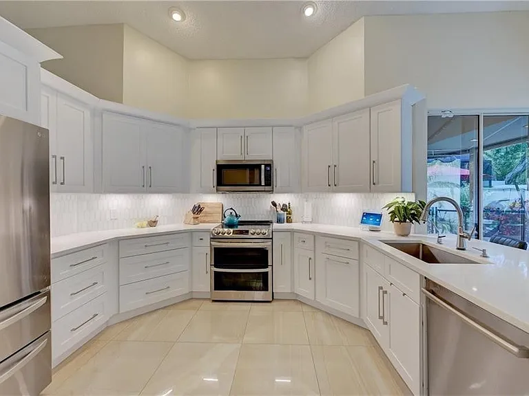 8171 Hampton Wood Dr — Photo 48