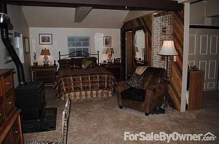 Master : 575 sq. ft. master!