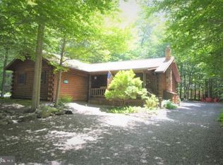312 Stroud Ct, Pocono Lake, PA