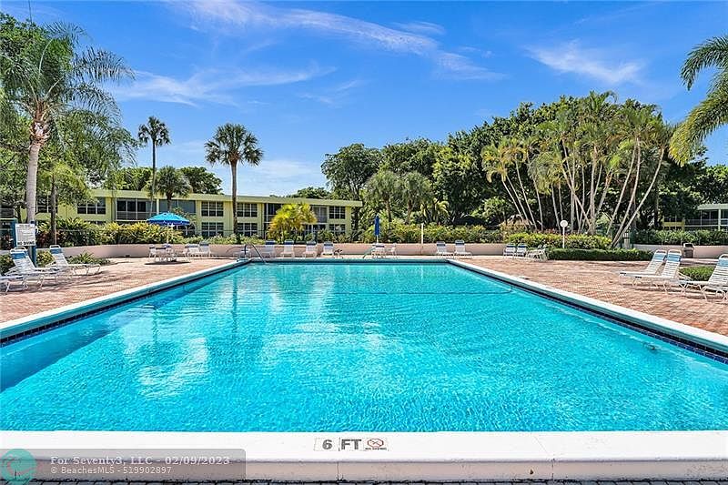 1st image of 605 Oaks Dr APT 504