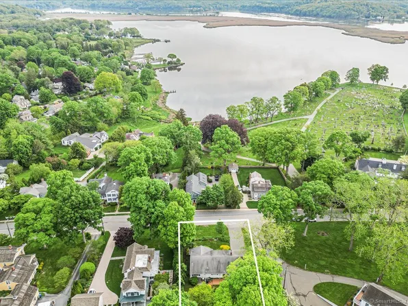 42 North Main Street, Essex, CT 06426