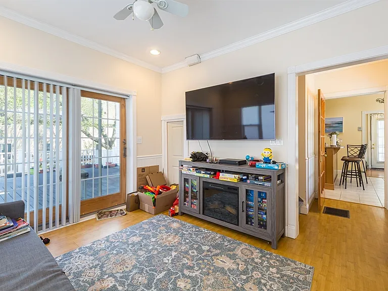 26 Pine St #26 — Photo 12