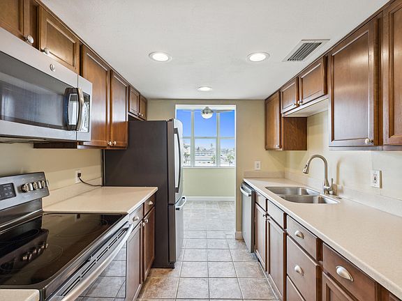 5th image of 4700 Ocean Beach Blvd APT 406