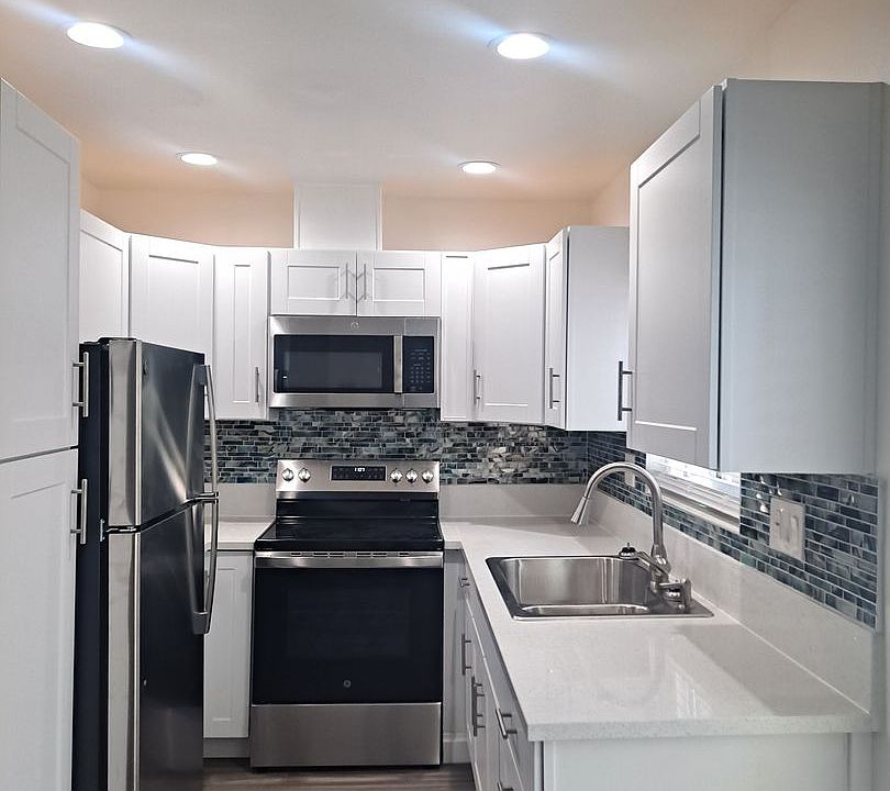 1st image of 4240 43rd St APT 4