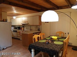 5th image of 449 Lakewood Dr
