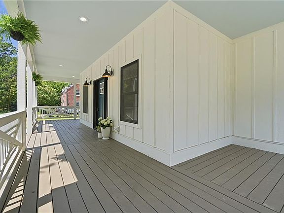4th image of 1356 Windsor Point Rd