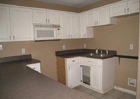 4th image of 806 E 129th Ave
