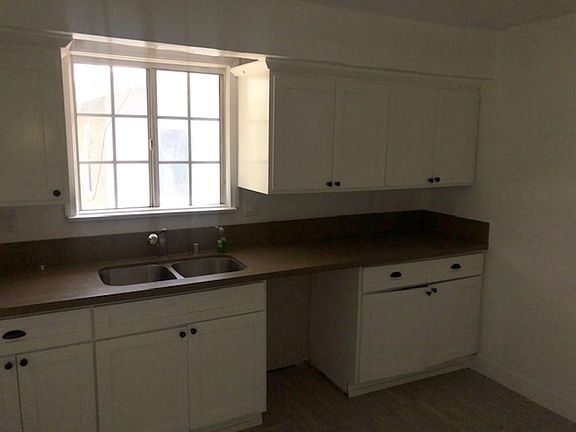 5th image of 8622 Beach St #8622